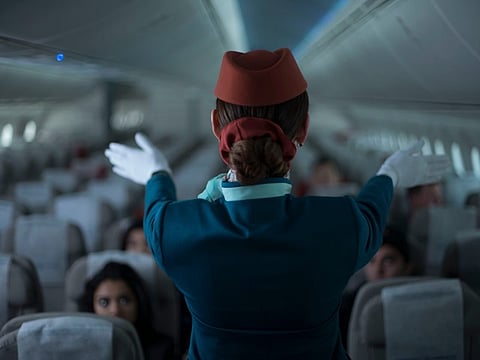 Kolkata News : फ्लाइट में केबिन क्रू की अचानक बिगड़ी तबीयत