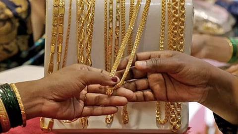 सोना खरीदने वालों के लिए Good News, आज कोलकाता में …
