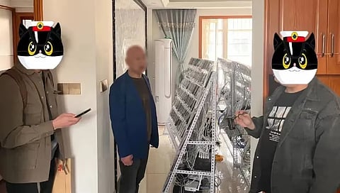 4 महीने में कमाए 3.4 करोड़ रुपए, फेक व्यूज के लफड़े में फंसा युवक