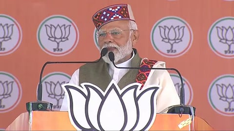 आरक्षण पर कांग्रेस से मोदी का तीखा सवाल, ‘ब्राह्मण-बनिया परिवार में गरीब नहीं होते क्या?