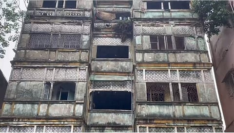 Kolkata: कभी भी गिर सकती हैं हावड़ा की ये इमारते, मकान छोड़ने का नोटिस हुआ जारी