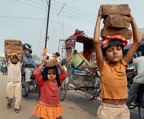 विश्व बाल श्रम निषेध दिवस: आखिर क्या है इसका महत्त्व और इतिहास??