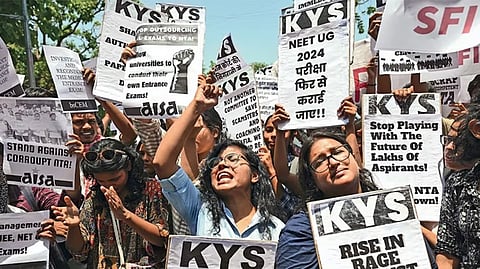 NEET पेपर लीक मामले में पहली FIR दर्ज, CBI ने लिया एक्शन