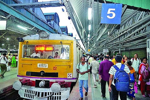 Sealdah Train: शुरू हो गई सियालदह में नई 12 कोच वाली लोकल ट्रेन, इन रूटों पर होगा फायदा
