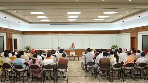 संभावित मंत्रियों से मोदी की मीटिंग, बताया शपथ लेते ही करना होगा ये काम