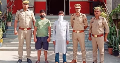 गन्ने के जूस में थूक मिलाकर बेचते थे दो मुस्लिम युवक, नोएडा पुलिस ने दबोचा