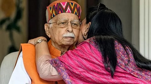 भाजपा नेता लाल कृष्ण आडवाणी को अस्पताल से मिली छुट्टी, जानिए अब कैसी है तबीयत