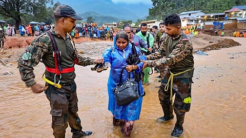 Kerala Landslide : वायनाड में चिड़िया ने कहा भाग जाओ… इसके बाद