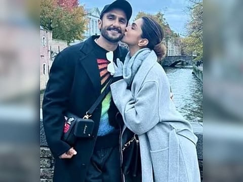 Welcomes Baby Girl: दीपिका और रणवीर बने माता-पिता, घर आई नन्हीं परी…