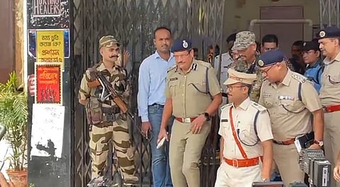 आर जी कर अस्पताल पहुंचे कोलकाता पुलिस कमिश्नर