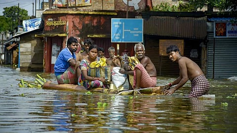 पश्चिम बंगाल में बाढ़ का संकट बढ़ा, डीवीसी ने तीन लाख क्यूसेक पानी छोड़ा