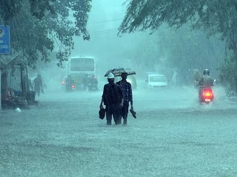 राजस्थान के उदयपुर, भीलवाड़ा और बाड़मेर में झमाझम बारिश का कहर