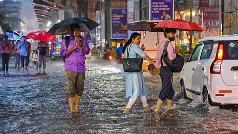 West Bengal Rain Alert: पश्चिम बंगाल में भारी बारिश की चेतावनी