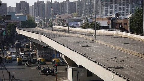 42 करोड़ रुपये में बना ब्रिज, अब 52 करोड़ रुपये में तोड़ा जाएगा