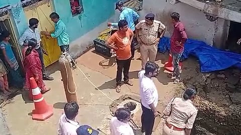 राजस्थान: बोरवेल में गिरी ढाई साल की बच्ची: रेस्क्यू ऑपरेशन जारी