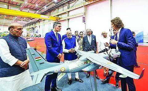 PM मोदी व स्पेन के PM पेड्रो सांचेज ने किया टाटा-एयरबस कारखाने का उद्घाटन