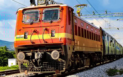 Chhath Puja Special Train: छठ पूजा के लिए कोलकाता से 4 विशेष ट्रेनें चलाने की घोषणा की