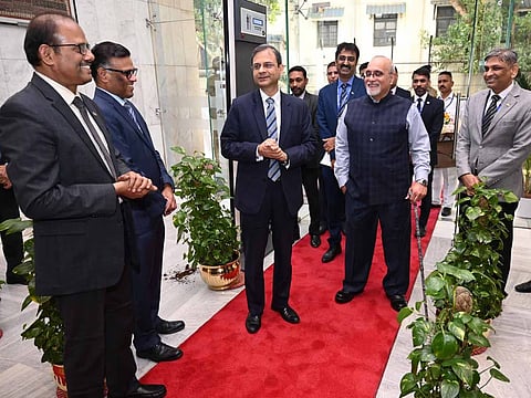 आज आधिकारिक रूप से संजय मल्होत्रा ने संभाला गर्वनर का पद