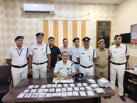 असली के बदले नकली गहने रखकर नौकरों ने उड़ाये 1 करोड़ के आभूषण, 11 गिरफ्तार