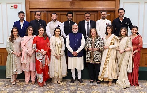 राज कपूर के परिवार से मिले मोदी, उनके योगदान को याद किया