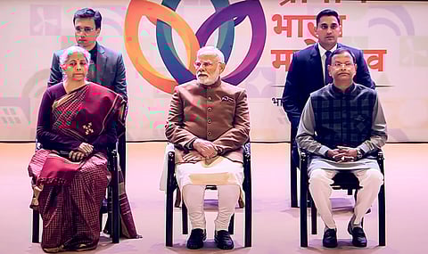 जाति के नाम पर समाज में जहर फैलाने की विपक्ष कर रहा है कोशिश : मोदी