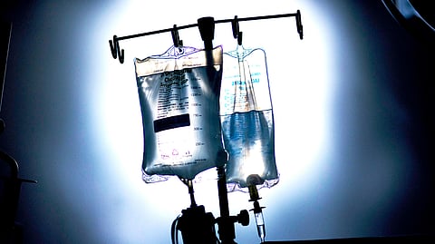 Should doctors choose lactated Ringer's solution (right) or normal saline?