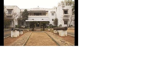 भोपाल में पटौदी परिवार की पुश्तैनी संपत्ति विवाद के घेरे में!