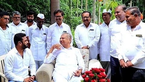 Chat with Yashwantrao Gadakh's colorful peers throughout the year