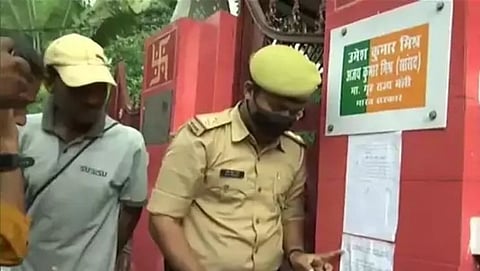 Uttar Pradesh Police pastes notice in front of minister house