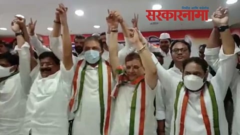 Chotu Bhoyar with Sunil Kedar, Vikas Thakre, Nitin Raut and others at Devadiya Bhawan