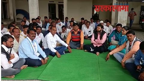 Ravikant Tupkar, Sharvari Tupkar and Party Workers