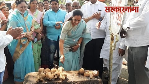 Jalgaon DCC Bank chairmen Rohini Khadse with candidates.