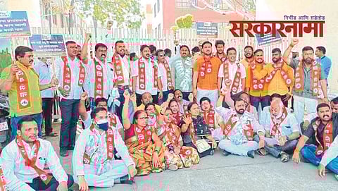 Shivsena leaders agitation in Dhule