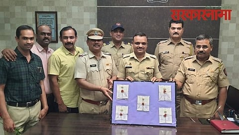 Nashik Police with Chain Snatcher