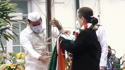 Congress party flag fell off while hoisting.