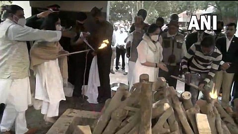 अब तुम्हारे हवाले वतन साथियो! CDS बिपीन रावत अनंतात विलीन