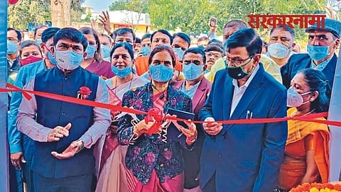 Centre Minister Bharti Pawar & Hemant Godse