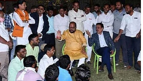 Gulabrao Patil Met Girish Mahajan