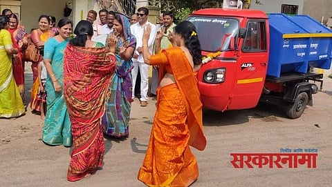 Ladies danst at shrirampur Grampanchayat, Pusad
