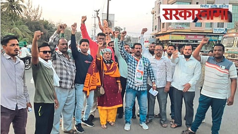 NCP workers protest against action on Nawab Mallik