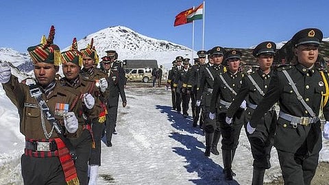 Indian and Chinese army in Galwan Valley