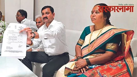 MLA Rajesh Padvi shows order