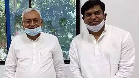 Nitish Kumar, Mukesh Sahani