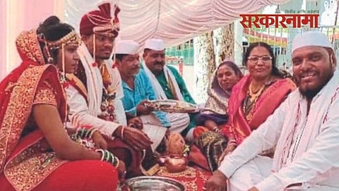 Muslim Freind at Hindu marrige