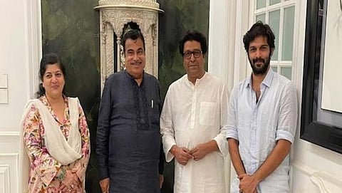 Nitin Gadkari meets Raj Thackeray News, Nitin Gadkari visits Raj Thackeray's house