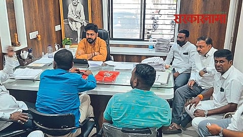 Meeting on Lasalgaon water issue News updates