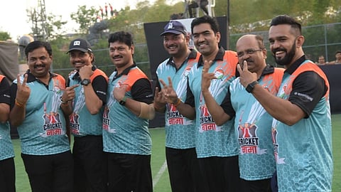 Sarkarnama| Cricketnama| Offbeat Photo