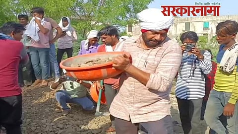 Bacchu Kadu working on road