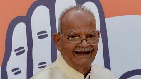 pandit sukh ram News, Pandit Sukh ram passes away