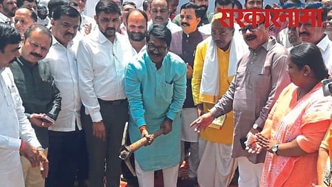 Arvind Sawant with Shivsena leaders